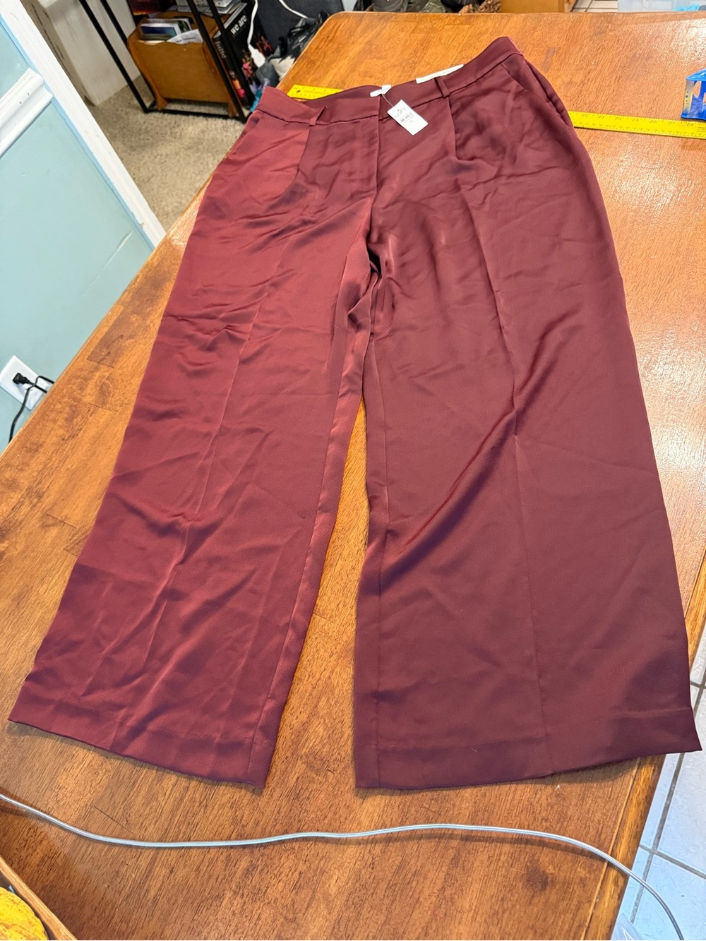 NWT LOFT The Peyton Trouser Burgundy Satin Wide Leg Pants High Rise Pleated 16